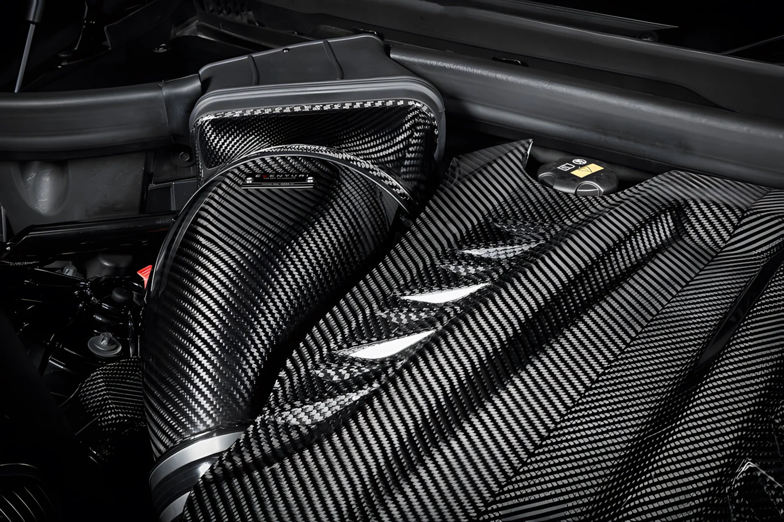 Eventuri BMW X5M/X6M/XM | Carbon Intake System with Engine Cover - Image 5