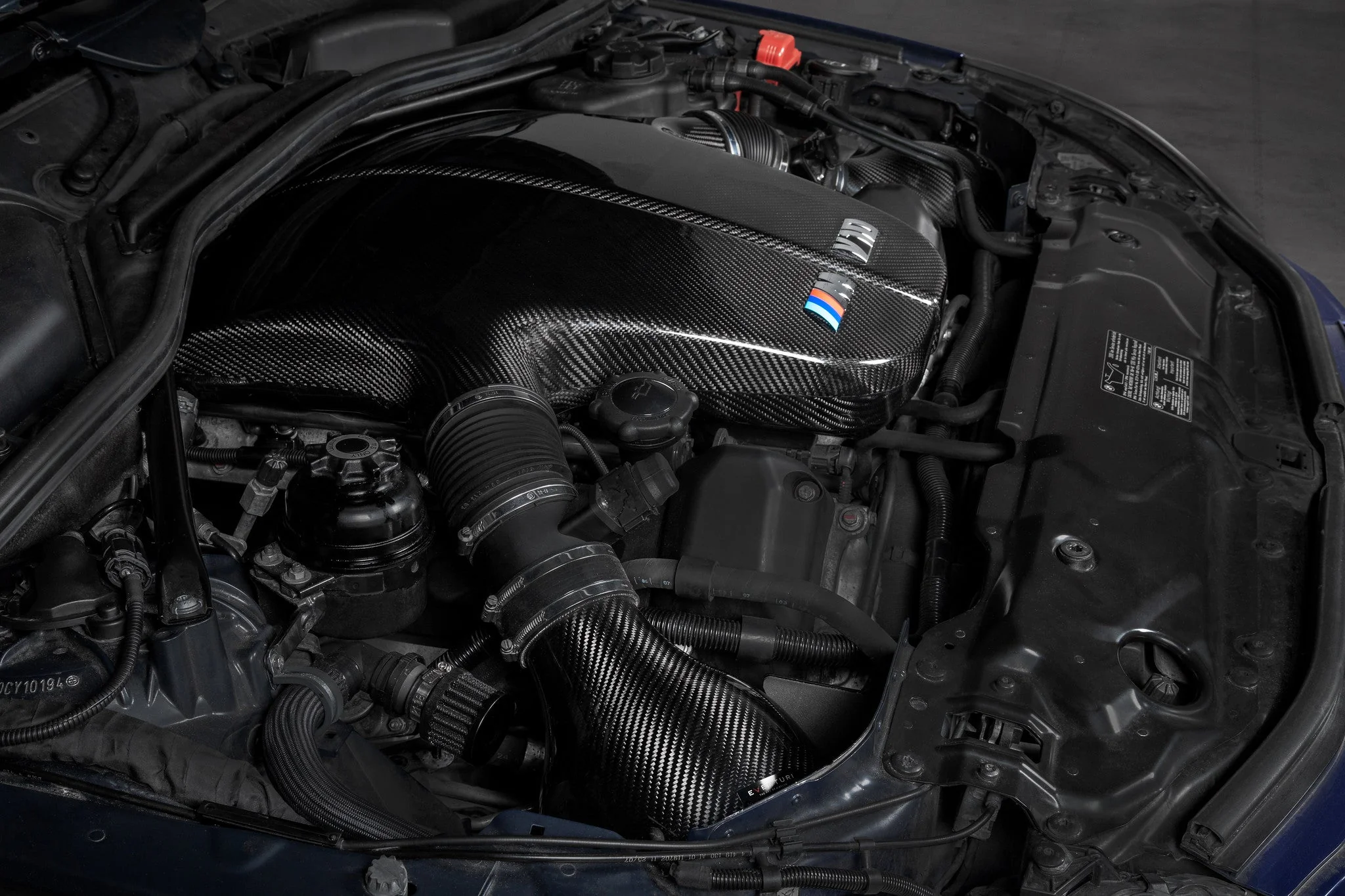Eventuri BMW M5/M6 | E6X | S85 | Carbon Inlet Plenum - Image 6