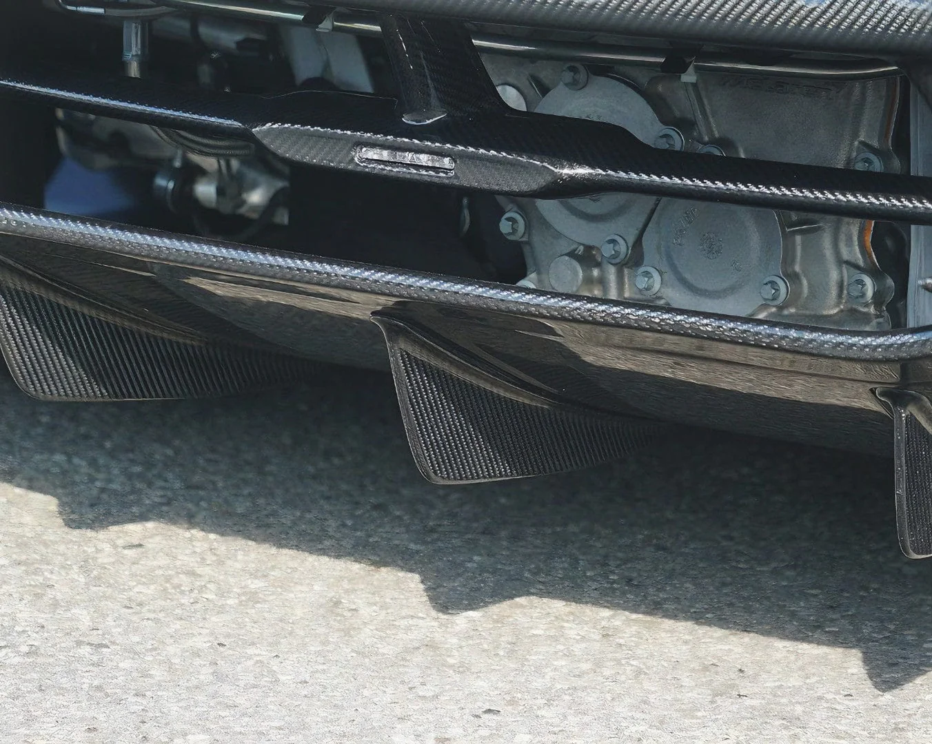 McLaren 720S/720S Spider | Novitec Carbon Rear Diffuser Center Fin - Image 2