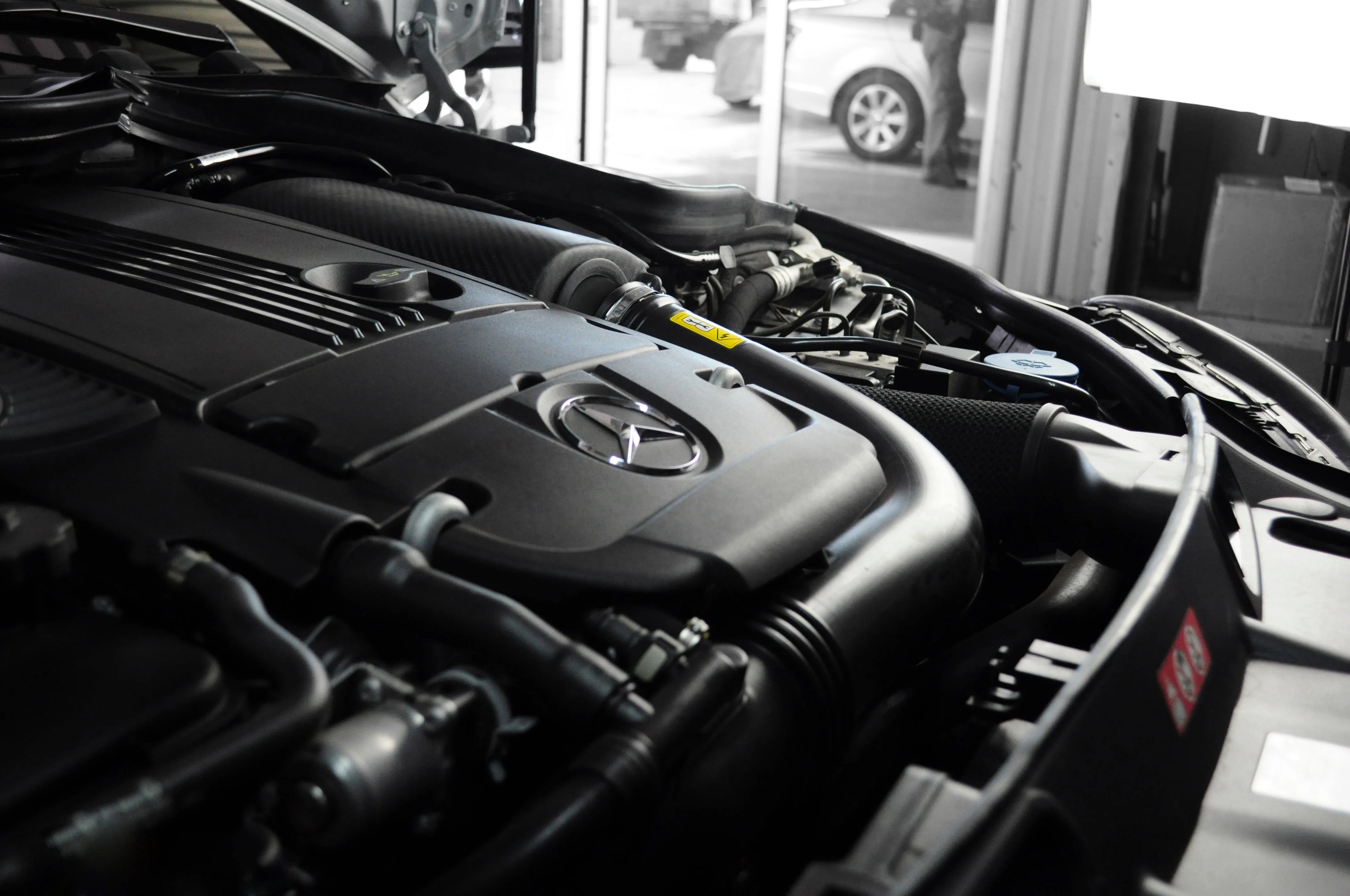 ARMASPEED Mercedes-Benz C Class / E Class | C180 / C200 / C250 / E200 / E250 | W204 / W212 (M271) | Carbon Fiber Cold Air Intake - Image 2